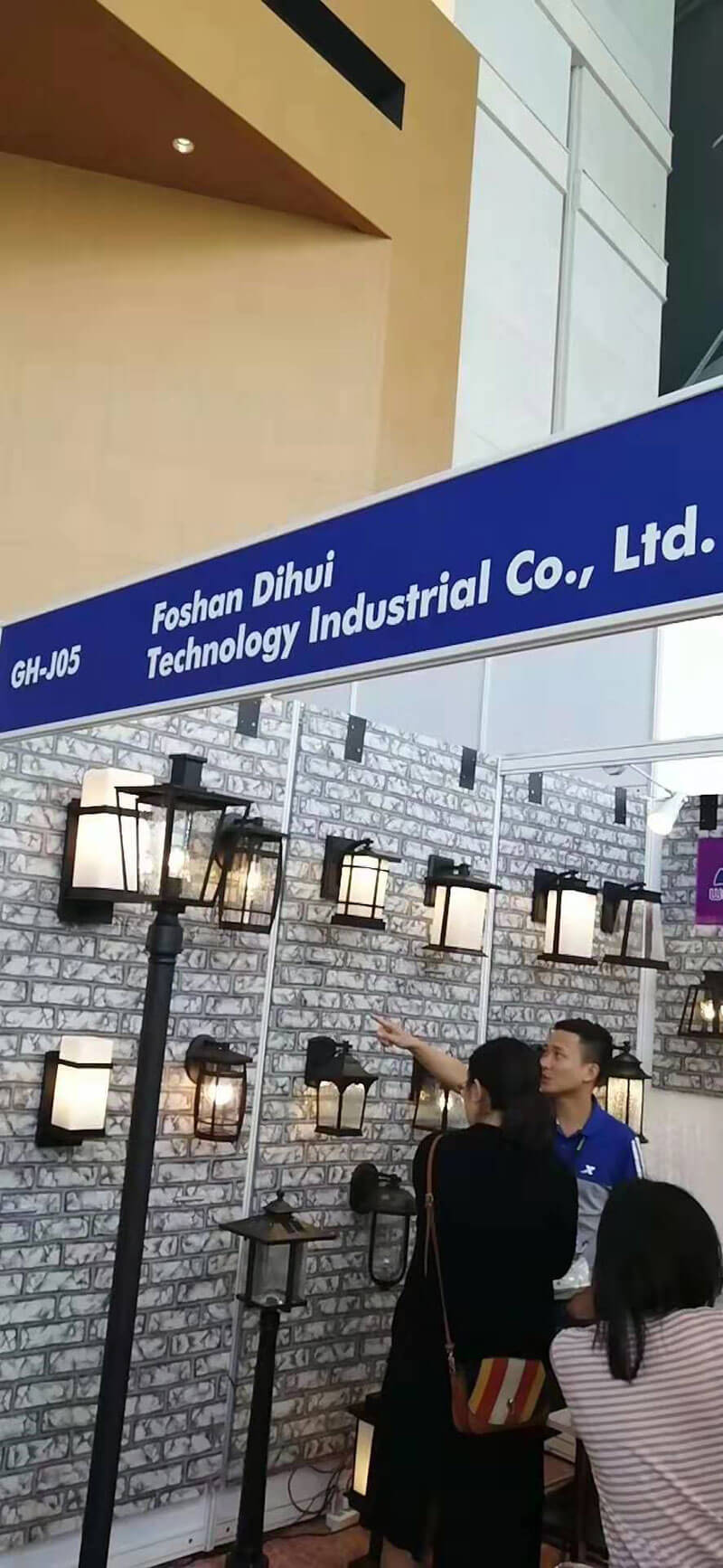 Introduce products to customers