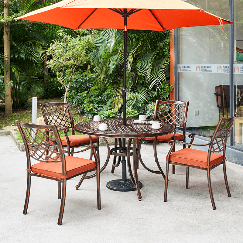 033 Cast Aluminum Round Dining Table